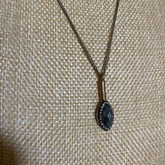 Beautiful gold necklace with marquise cut black obsidian pendant & white stones - Picture 4 of 6